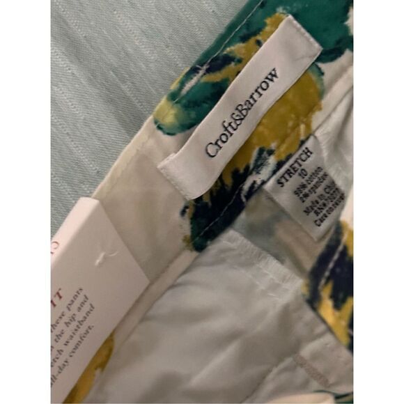 New with tags Croft & Borrow WOMENS STRETCH CAPRIS GREEN/WHITE FLORAL PRINT WIDE - Picture 5 of 7